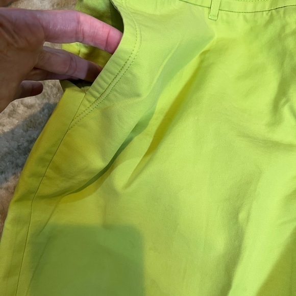 💚Layfayette 148, New York, Luxury Lime Shorts, Ex. Condition,The Gold Standard! - Picture 5 of 8